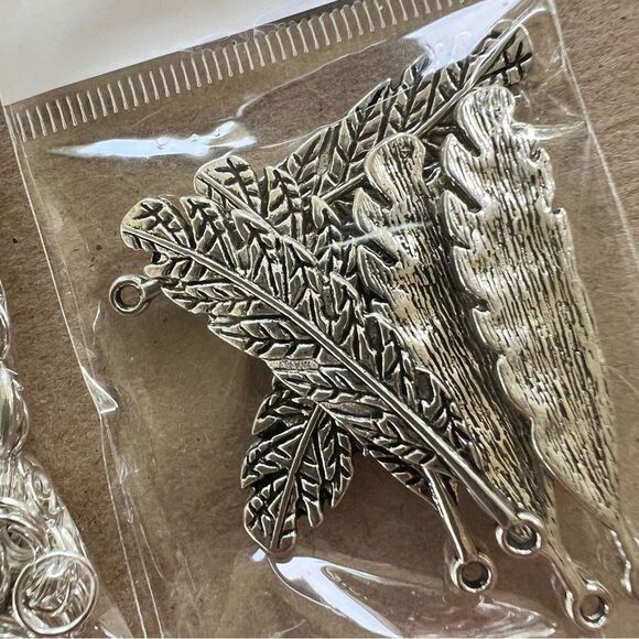 Over 10 bundles of Jewelry Making Supplies - Picture 6 of 13